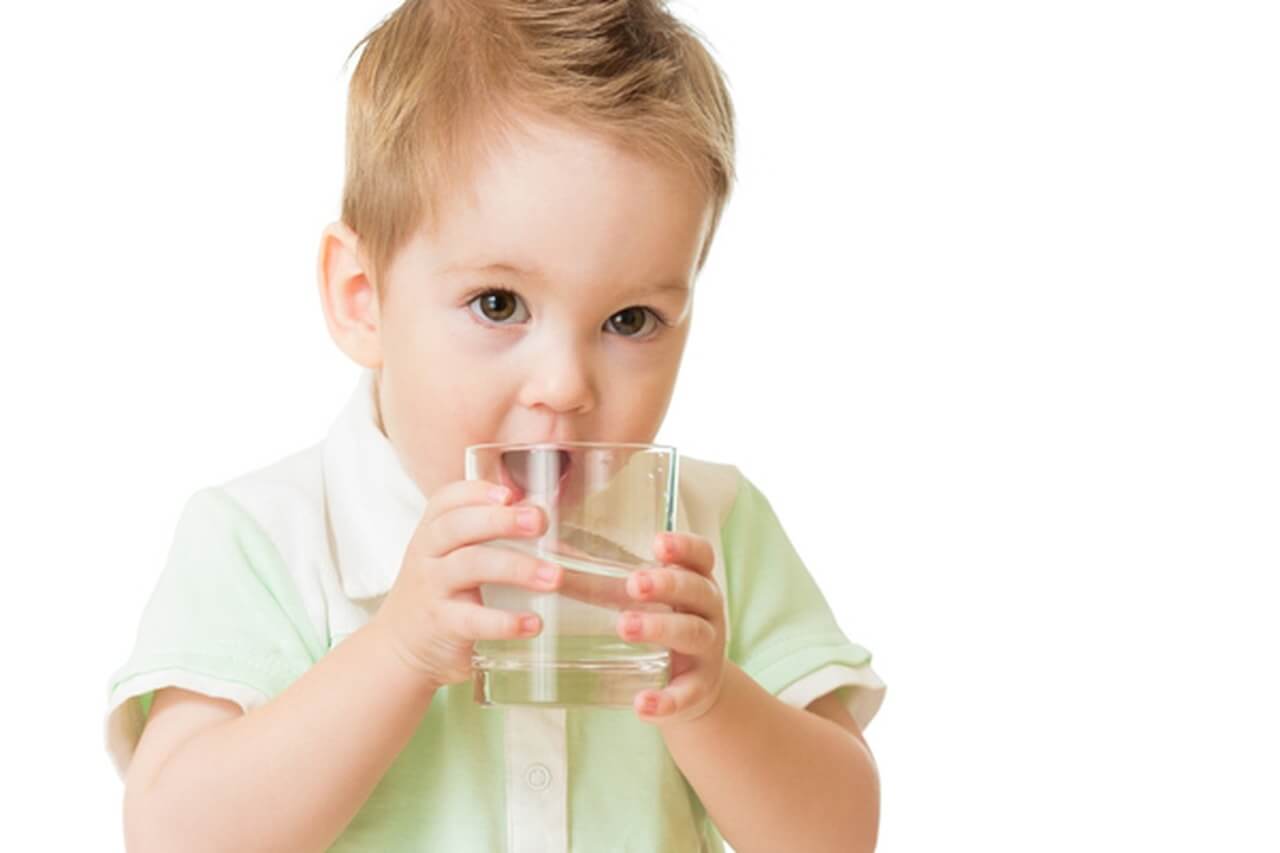 اهمية الماء لطفلك